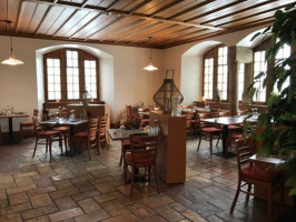 Restaurant Chateau de Domont inside