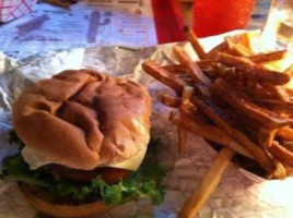 Wild Willy's Burgers food