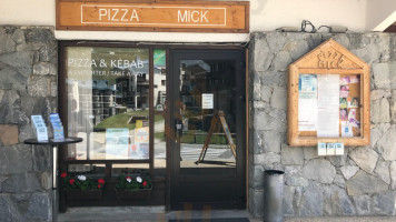 Mick Pizzas food