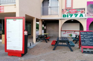 Chez Marco Pizza inside