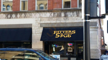 Fitters 5th Street Pub outside