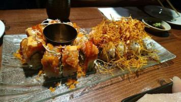 Sushi Uomo food