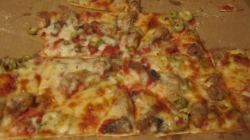 Chanticlear Pizza food