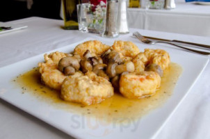 Lampys Mediterranean Grill food
