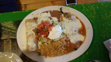 Los Portales food