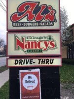 Nancy's Pizza & Al's Beef outside