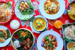 Pintoh Thai Street Food food