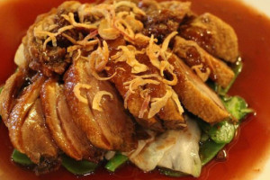 Chao Phaya Thai Cuisine food