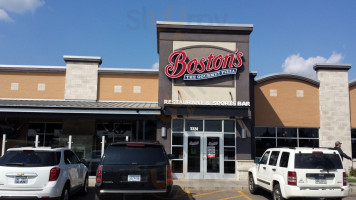 Bostons Restaurant and Sports Bar outside