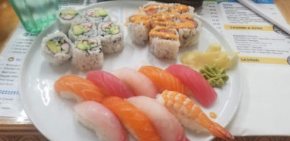 Sushi Island food