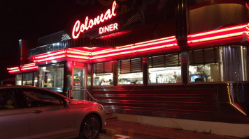Colonial Diner outside