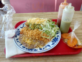 Albaro's Mexican Kitchen food