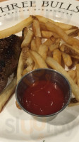 Three Bulls American Steakhouse food