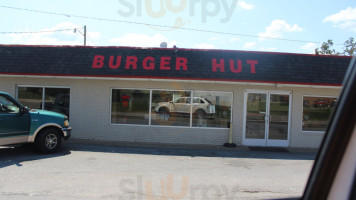 Betty's Burger Hut food