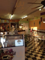 Winkydoo’s Ice Cream Malt Shop inside