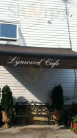 Lynwood Cafe outside