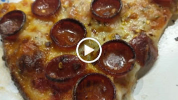 Tomatoe's Pizzeria food