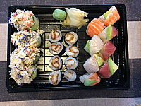 Aiko Sushi inside