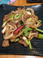 Pau's Asian Kitchen food