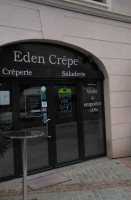 Eden Crepe outside