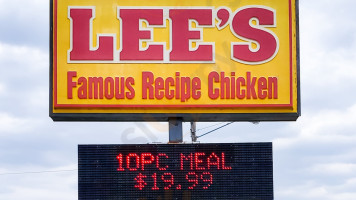 Lee's Famous Recipe food