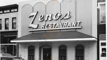Zenos Pizza outside