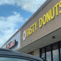 Tasty Donuts outside