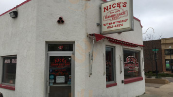 Nick's Hamburger Shop outside