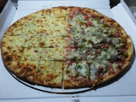 Mangia Pizza food