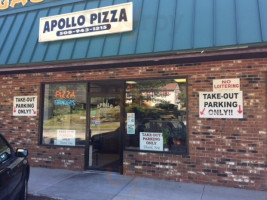 Apollo Pizza outside