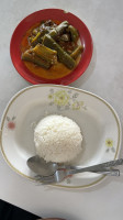 Nong Bee's Burmese Library food