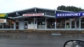 Reedsport Liquor Store outside