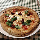 Paolos Pizzeria food