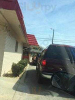 Dairy Queen Grill Chill outside