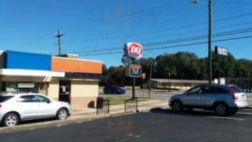 Dairy Queen Grill Chill outside