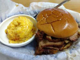 Baker's Smokehouse food