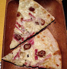 Messie Pizza food