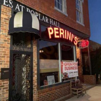 Perini's Pizza outside