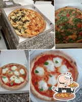 Pizzeria D'asporto Vesuvio food