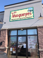 Los Magueyes Mexican outside