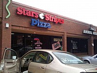 Stars & Stripes Pizza outside