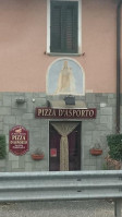 Pizza Dasporto outside