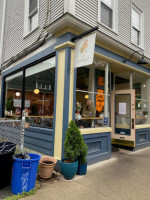 Amy's Cafe outside