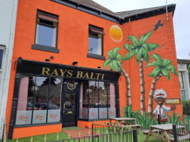 Ray's Place outside