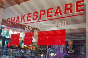 Cafe-Bar-Shakespeare outside