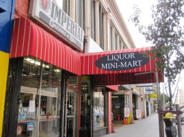 Imperial Sq Liquors outside