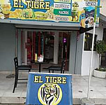 Snack Y Tacos A Vapor El Tigre outside