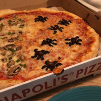 Napolis Pizza food