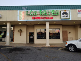 Los Reyes Mexican outside
