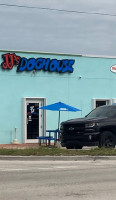 Jj's Doghouse outside